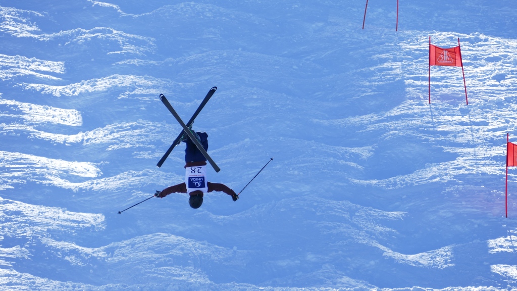 Felix Wagner Backflip hoch s1024