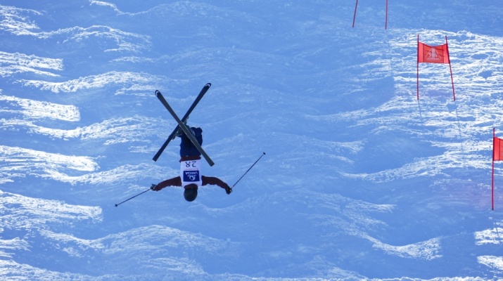 Felix Wagner Backflip hoch s1024