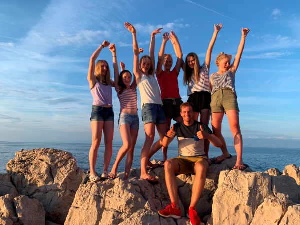 1ADC4770 C376 4925 980D E4C36C015CE4